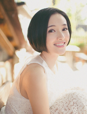 李依玲